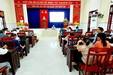 Đối thoại trực tiếp giữa đồng chí Bí thư Đảng ủy, Chủ tịch UBND xã với nhân dân năm 2024.